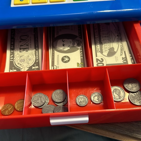 Vtg. Kids cash register w/$ & calculator. - Picture 7 of 9